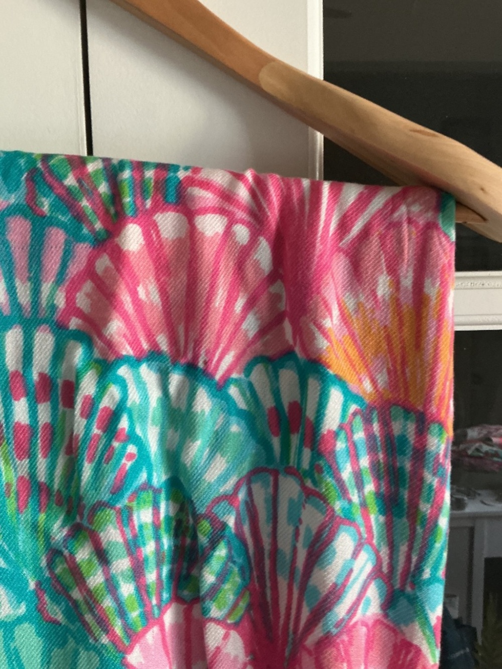 Lilly Pulitzer Shell Scarf - Picture 4 of 4